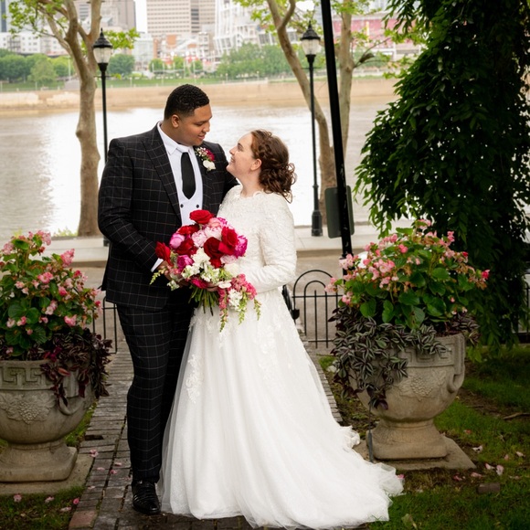 Meet your Posher, Erica - Picture 3 of 4